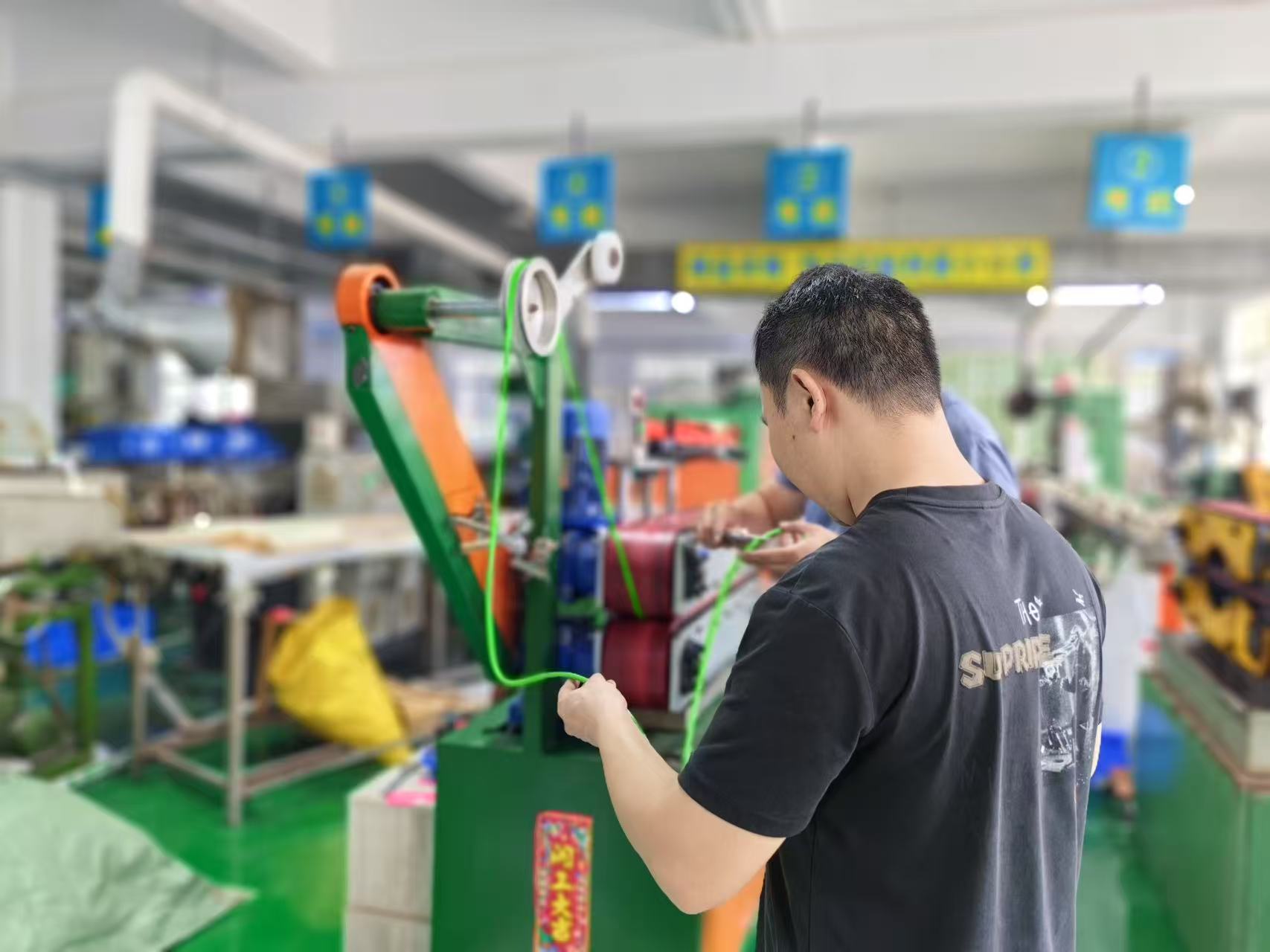 押出生産現場